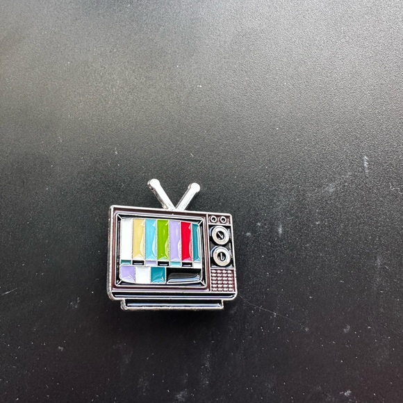 vintage Television 📺 pin - Picture 5 of 5